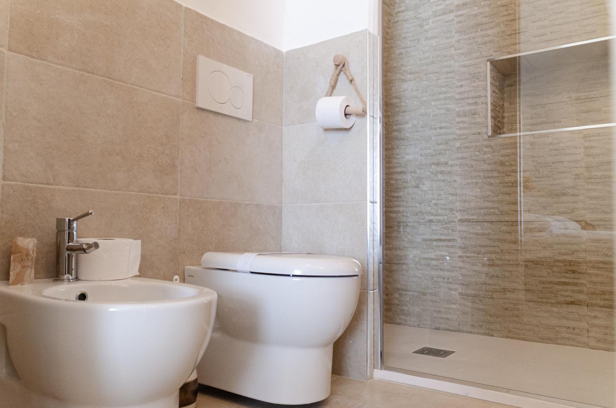 Aca Suite Luxury With Jacuzzi Adelfia Exterior photo